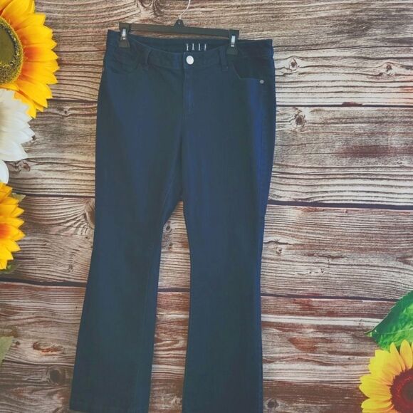 "Elle" Woman's dark wash jeans Size: 12 bootcut Pre-owned - Picture 1 of 5